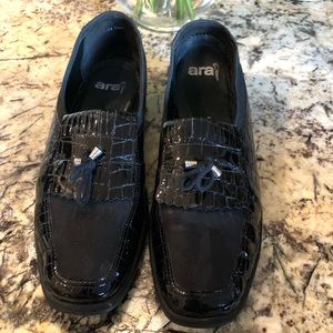 🇫🇷ARA Tasseled Loafer: Black Croc and Fabric🇫🇷.